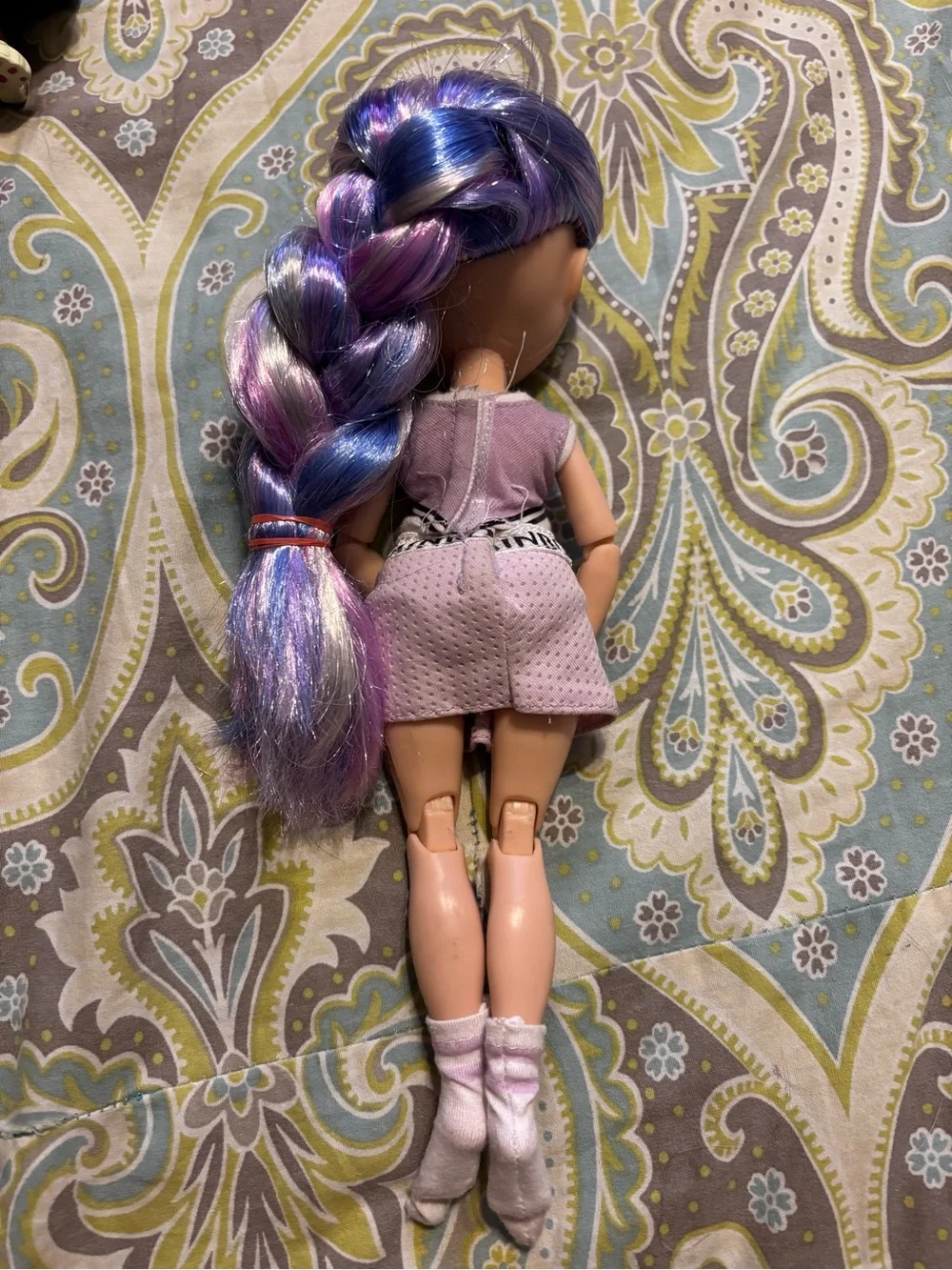 Rainbow High Violet Willows Cheerleader Doll Cheer Fashion Doll